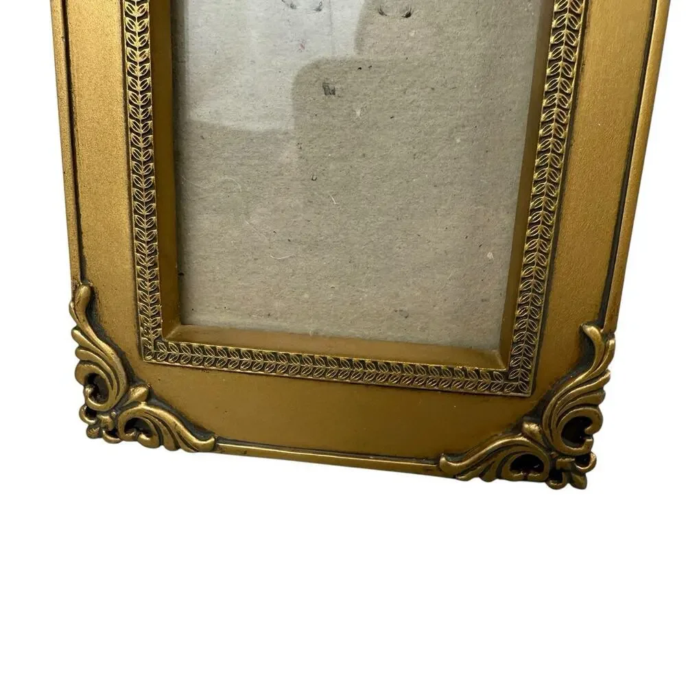 VINTAGE CONNOISSEUR GOLD-TONE 3.5x5” RESIN METALLIC PHOTO STANDING EASEL FRAME